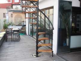 Döner Omurgalı Modüler Merdivenler